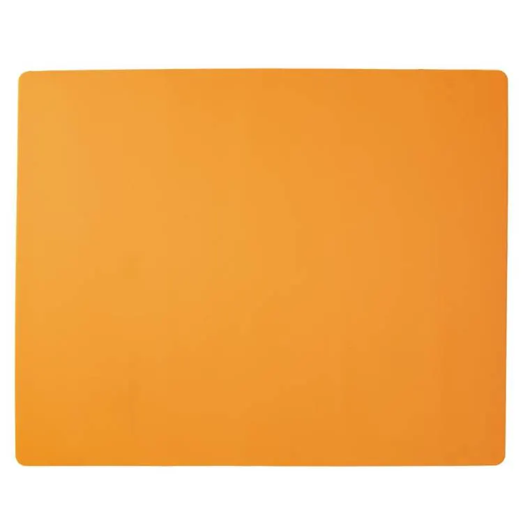 Silikonový vál na vyvalování těsta oranžové barvy o rozměrech 50 x 40 cm pro pečení dortů a sušenek
