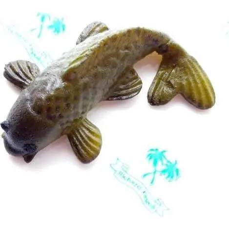 Jedlá figurka sumce z kokosové hmoty na dort pro rybáře od značky Fagoš, velikost 5x2 cm