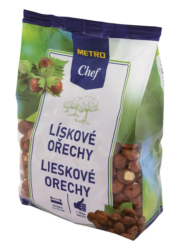 Lísková jádra velikosti 13–15 od značky METRO Chef pro pečení a zdobení dezertů