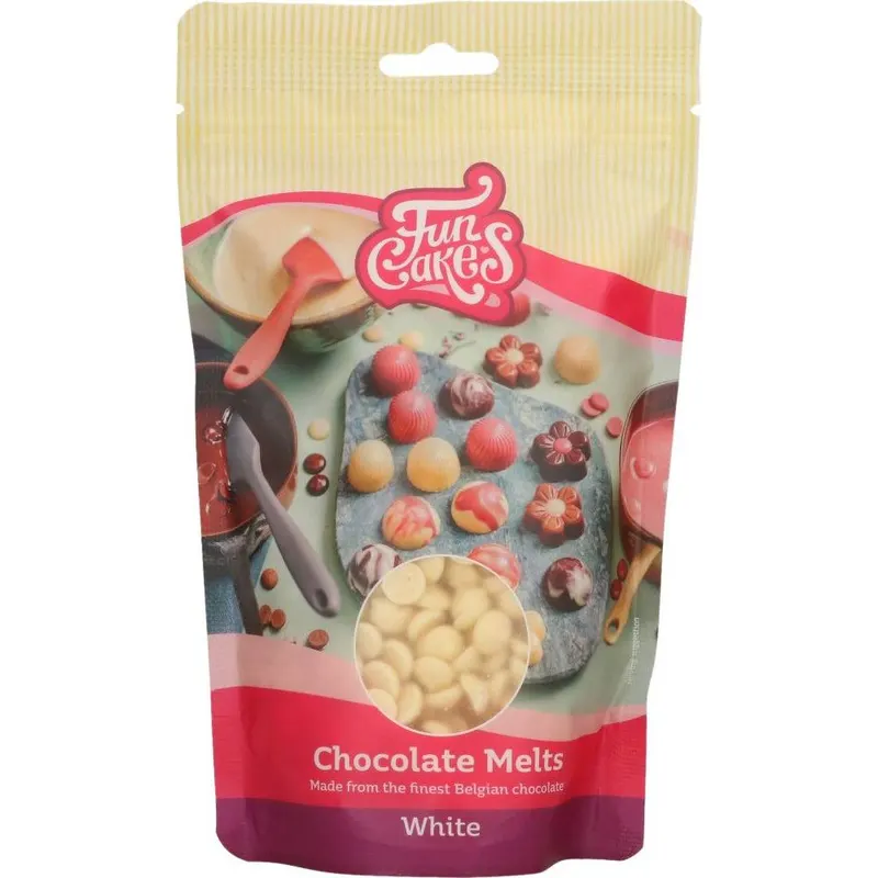 Bílá čokoláda FunCakes v peckách s 30% kakaového másla pro tavení, polevy a ganache