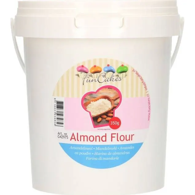 Jemná mandlová mouka 100% z mandlí FunCakes v balení 350 g vhodná na makronky a mandlové pečivo