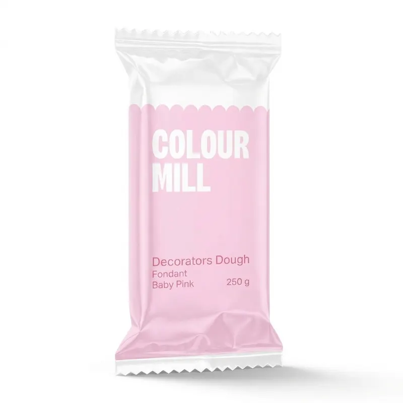 Potahovací hmota Colour Mill Dough v světle růžovém odstínu na potahování dortů, balení 250 g