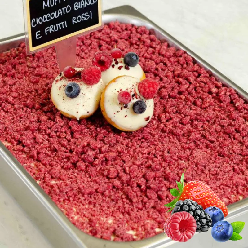 Ovocné křupinky Master Martini z máslového pečiva s lesním ovocem, 150 g, na zdobení a křupavou vrstvu dezertů
