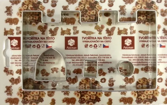 Sada vykrajovátek ve tvaru hradu od značky Felcman z pocínovaného plechu pro cukroví a perníčky