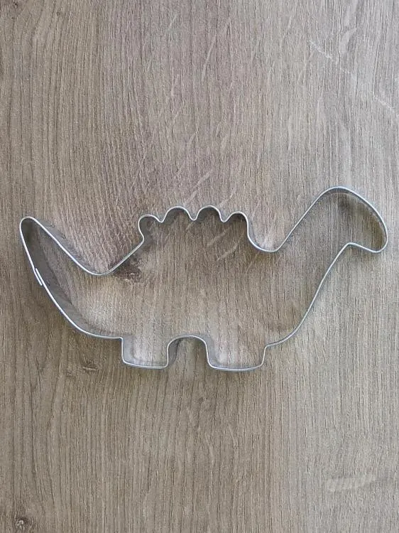 Vykrajovátko ve tvaru dinosaura od značky Felcman pro tvarování sušenek, perníku a marcipánu