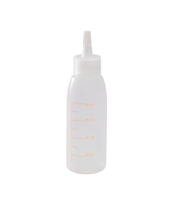 Plastový dávkovač s hubicí a měrkou na trinkování dortů o objemu 100 ml