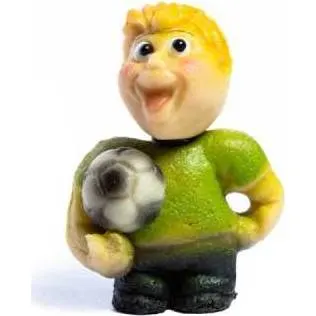 Marcipánová figurka fotbalisty v zeleném dresu od značky Frischmann na dekoraci dortů