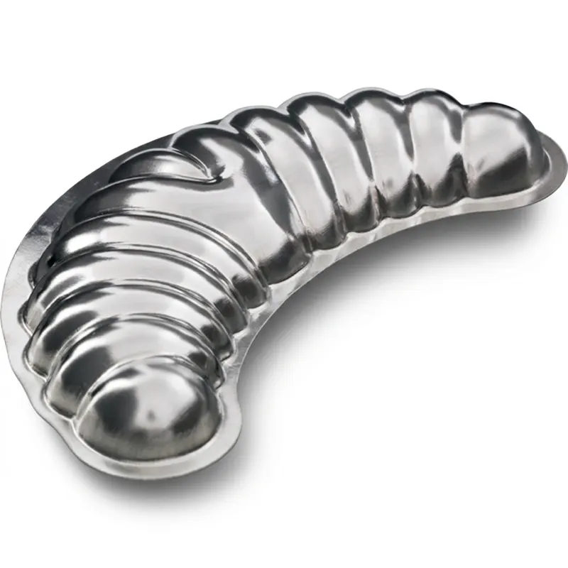 Vyklápěcí formička Kovovýroba Jeníkov na rohlíčky střední velikosti 70 x 26 mm, balení 20 kusů