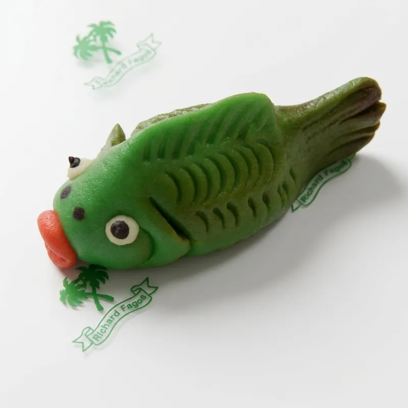 Figurka kapra z kokosové hmoty na zdobení dortu od značky Fagoš, 30 g, 7,5 x 1,5 cm