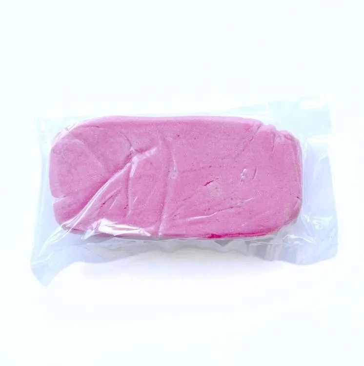 Pravý marcipán růžovo-fialový 28 % mandlí 100 g