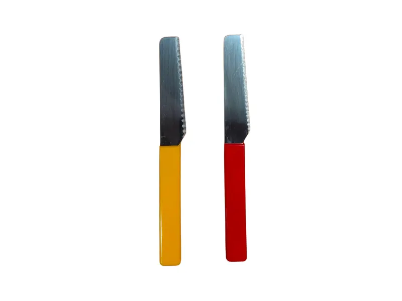Snídaňový nůž s vlnkovým břitem 9 cm žlutý nebo červený
