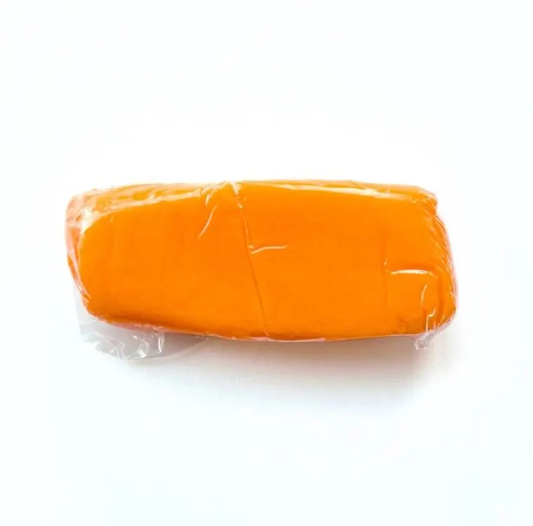 Pravý marcipán oranžový 28 % mandlí 100 g