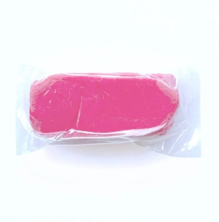 Pravý marcipán tmavě růžový 28 % mandlí 100 g