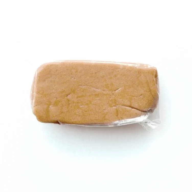 Pravý marcipán světle hnědý 28 % mandlí 100 g