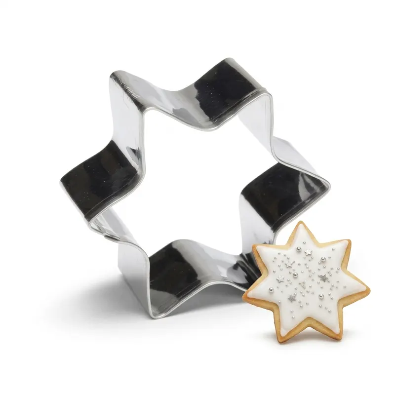 Nerezové vykrajovátko hvězda průměr 8 cm, výška 2,5 cm