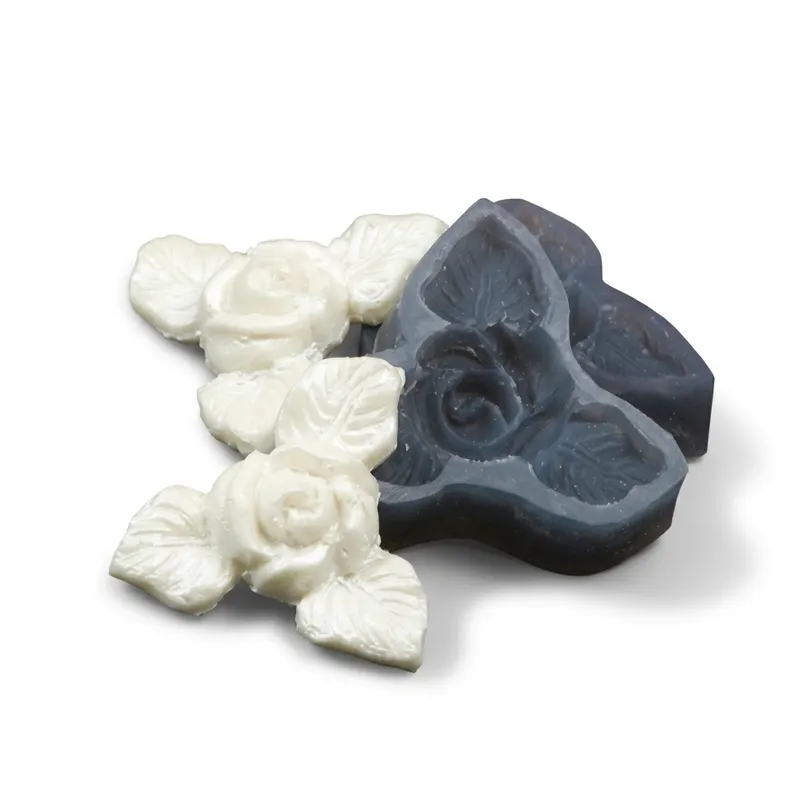 Silikonová forma 3D malé růže, 2 ks, 3,7x3,7 cm, v. 0,8 cm