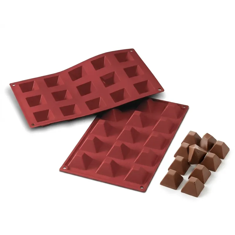Silikonová forma Pyramidy, 15 ks, 3,6x3,6 cm, výška 2,2 cm